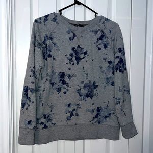 North face sweatshirt 👌🏽